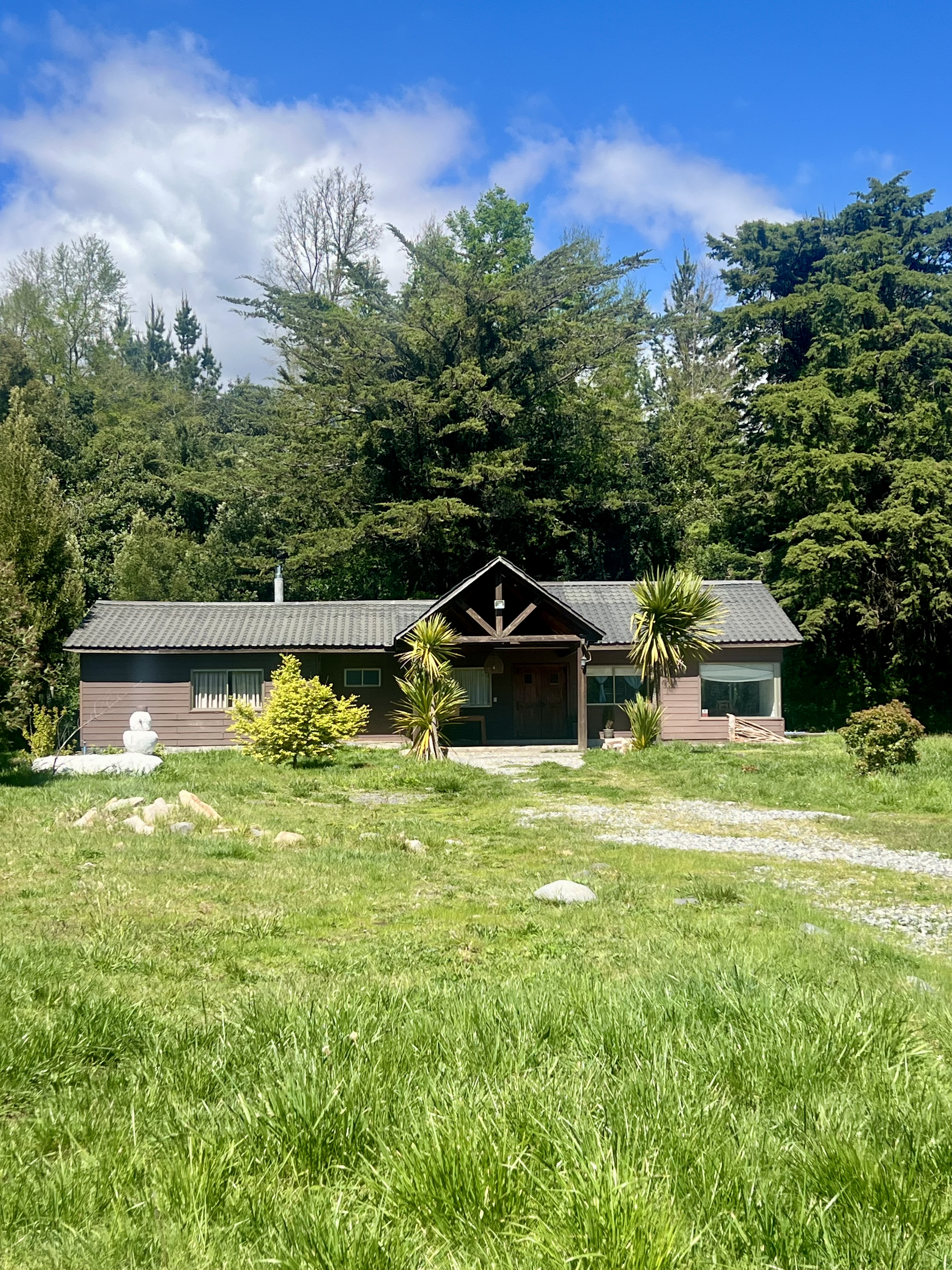 Amplia cómoda casa  arriendo El claro